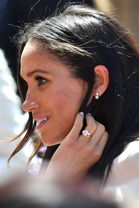 meghan markle earrings today.